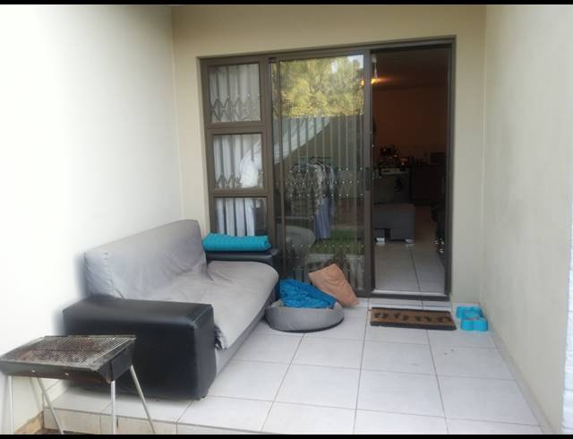2 BEDROOM SECTIONAL TITLE FOR SALE IN NORTON PARK
